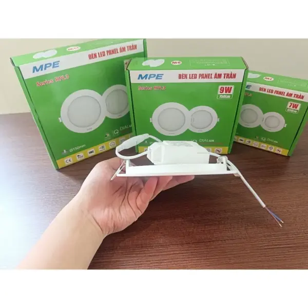 Đèn LED Panel 3 màu 9W MPE RPL3 siêu mỏng dễ lắp đặt