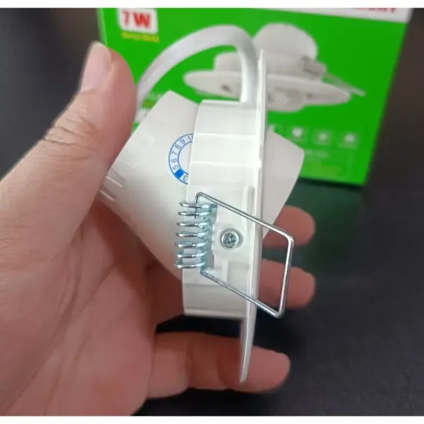 Đèn LED Downlight 3W MPE DLA2R mặt tròn